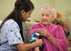 Akathisia and visual hallucintions in an elderly woman