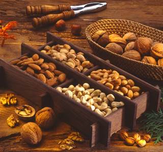 Nut intake inversely linked to obesity, metabolic syndrome Nut intake inversely linked to obesity, metabolic syndrome