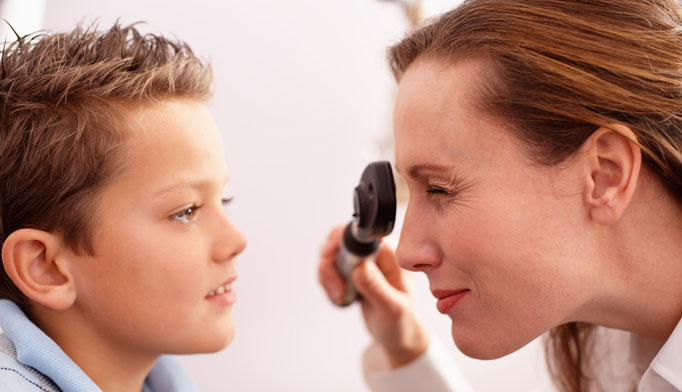 Minimize pain during an eye exam