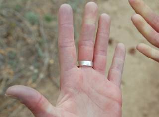 Cold blue fingers in a Coloradan Cold blue fingers in a Coloradan