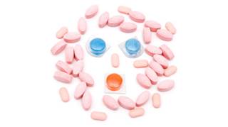 Teens misuse pain pills early Teens misuse pain pills early