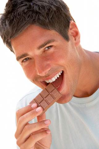 Eating chocolate may lower stroke risk for men Eating chocolate may lower stroke risk for men