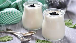 Eating yogurt may lower diabetes risk Eating yogurt may lower diabetes risk
