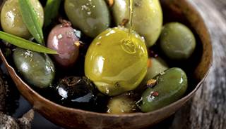 ACC: Mediterranean diet cuts diabetes risk ACC: Mediterranean diet cuts diabetes risk