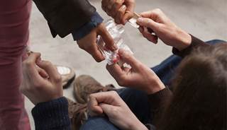 Young adults unaware of health issues around prescription opioid abuse Young adults unaware of health issues around prescription opioid abuse