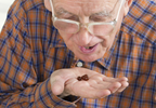 Selenium, vitamin E supplements do not reduce cataract risk in men Selenium, vitamin E supplements do not reduce cataract risk in men