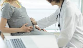 ACOG recommends that carrier screening should be provided to all women who are pregnant but ideally should be provided to women as they are considering pregnancy. ACOG recommends that carrier screening should be provided to all women who are pregnant but ideally should be provided to women as they are considering pregnancy.