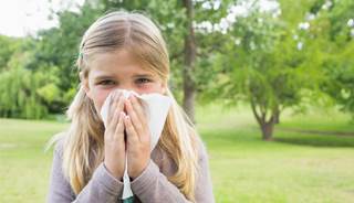 Patients with recurrent grass pollen-induced allergic rhinitis benefit from ultra-short courses of booster immunotherapy. Patients with recurrent grass pollen-induced allergic rhinitis benefit from ultra-short courses of booster immunotherapy.