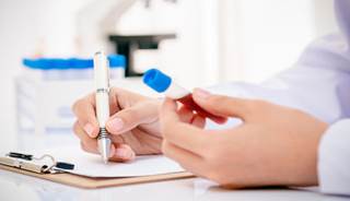 The risk of death more than tripled with iPTH levels above 600 pg/mL at 1 week after surgery. The risk of death more than tripled with iPTH levels above 600 pg/mL at 1 week after surgery.