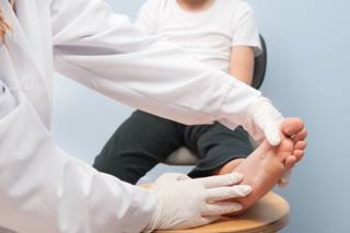 Intralesional immunotherapy has a better therapeutic response, needs fewer sessions, and is capable of treating distant warts. Intralesional immunotherapy has a better therapeutic response, needs fewer sessions, and is capable of treating distant warts.