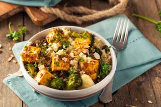 Gluten-free foods often have less dietary fiber and other micronutrients, making them less nutritious. Gluten-free foods often have less dietary fiber and other micronutrients, making them less nutritious.