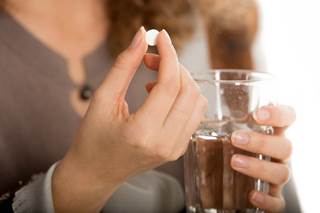 Approximately 1 in 5 American adults use corticosteroids in the short term, which is associated with an increased risk for sepsis, venous thromboembolism, and fracture. Approximately 1 in 5 American adults use corticosteroids in the short term, which is associated with an increased risk for sepsis, venous thromboembolism, and fracture.