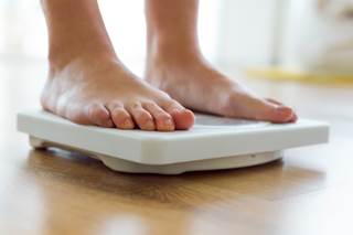 Patients who lose 10% or more of their body weight from the time of their listing on a transplant waiting list are at higher risk of death following deceased-donor kidney transplantation. Patients who lose 10% or more of their body weight from the time of their listing on a transplant waiting list are at higher risk of death following deceased-donor kidney transplantation.